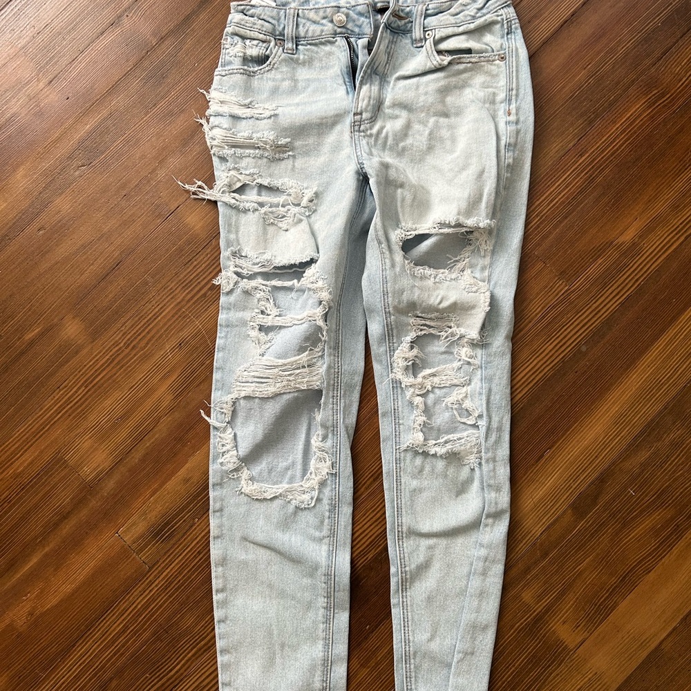 American Eagle - Distressed Light Blue Women's Jeans